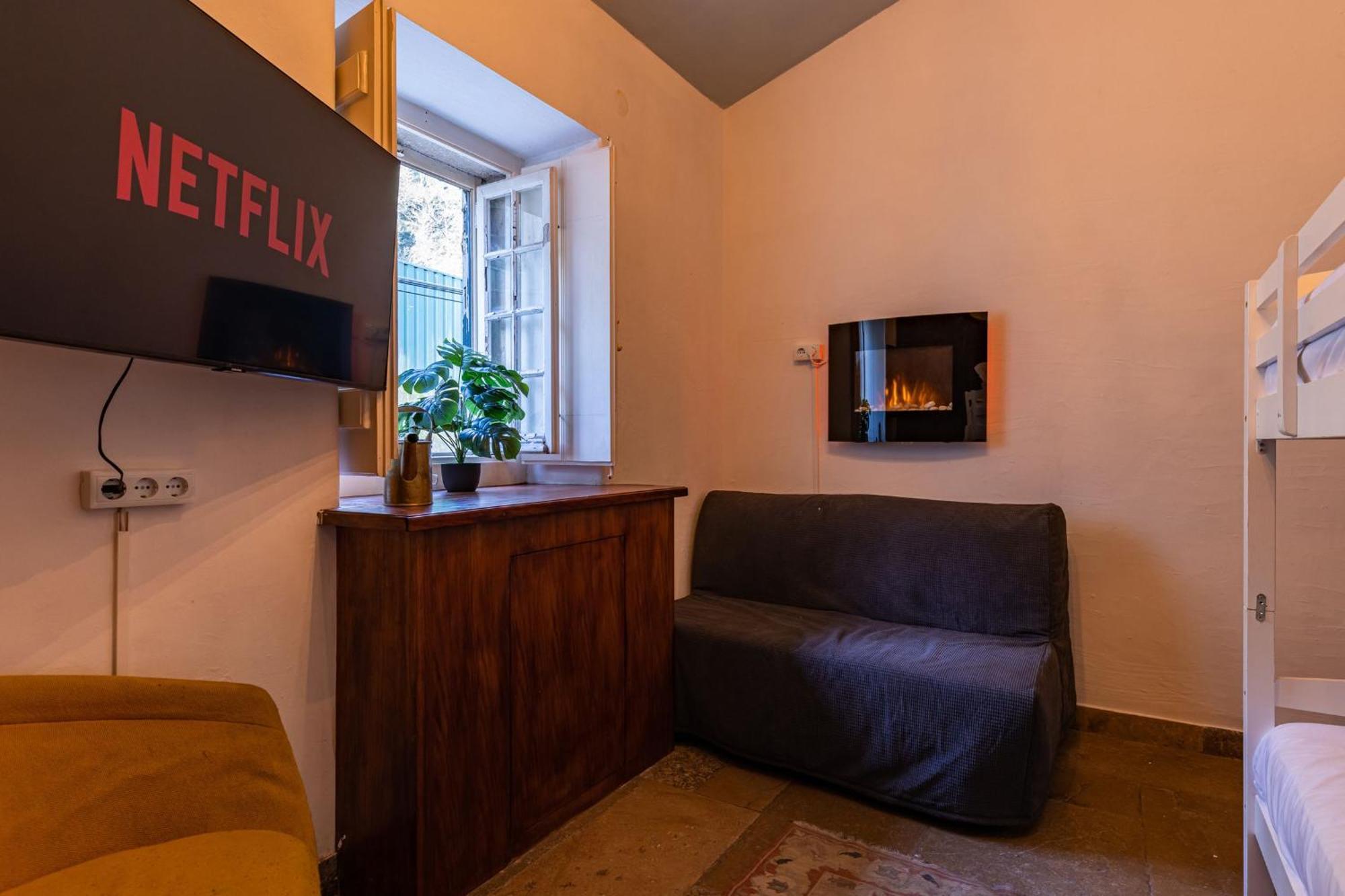 Sintra Wow - Unique Double Smart Room In 17Th Century Palace! Hot Tub, Snooker, Bbq, Ps5, Sauna, Gym Екстериор снимка