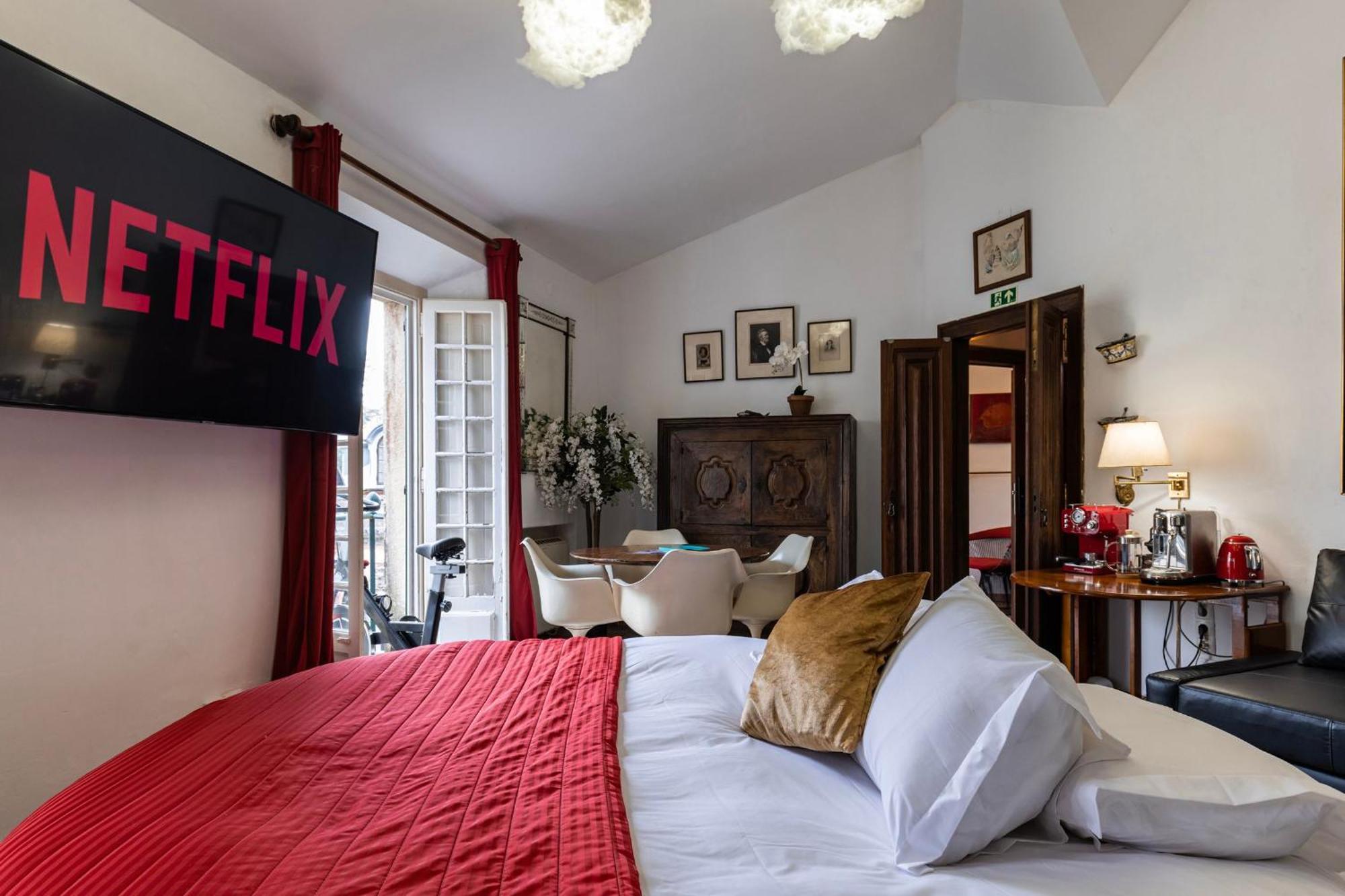 Sintra Wow - Unique Double Smart Room In 17Th Century Palace! Hot Tub, Snooker, Bbq, Ps5, Sauna, Gym Екстериор снимка