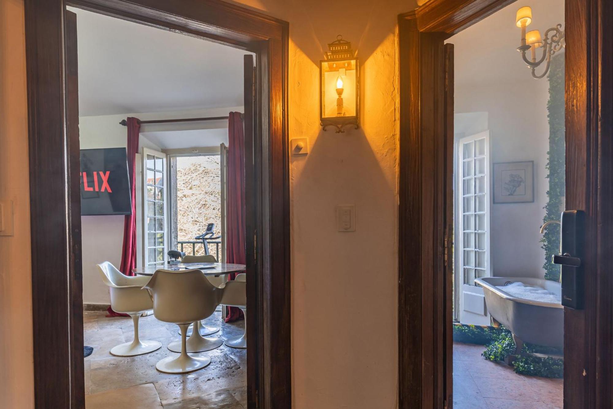 Sintra Wow - Unique Double Smart Room In 17Th Century Palace! Hot Tub, Snooker, Bbq, Ps5, Sauna, Gym Екстериор снимка
